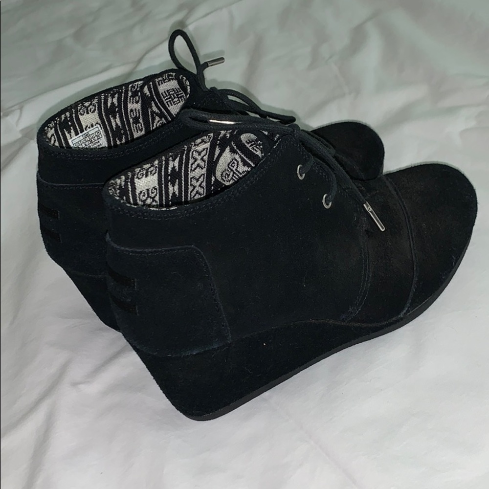 Toms wedges